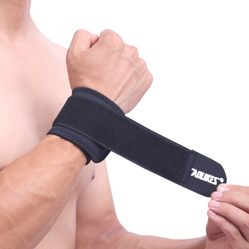Wristband for Fitness Enthusiasts